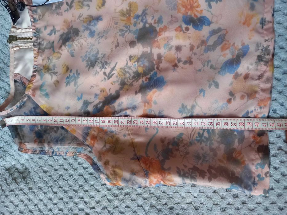 Святковий жіночий  костюм