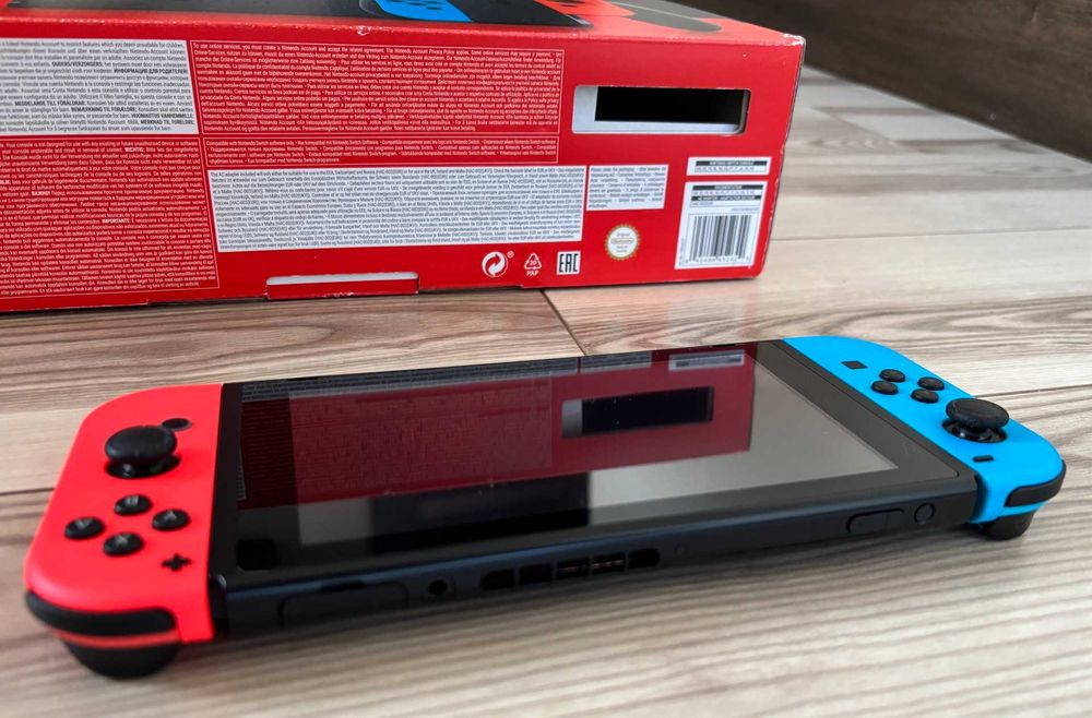 Konsola Nintendo SWITCH V2 komplet, pudełko, ładna