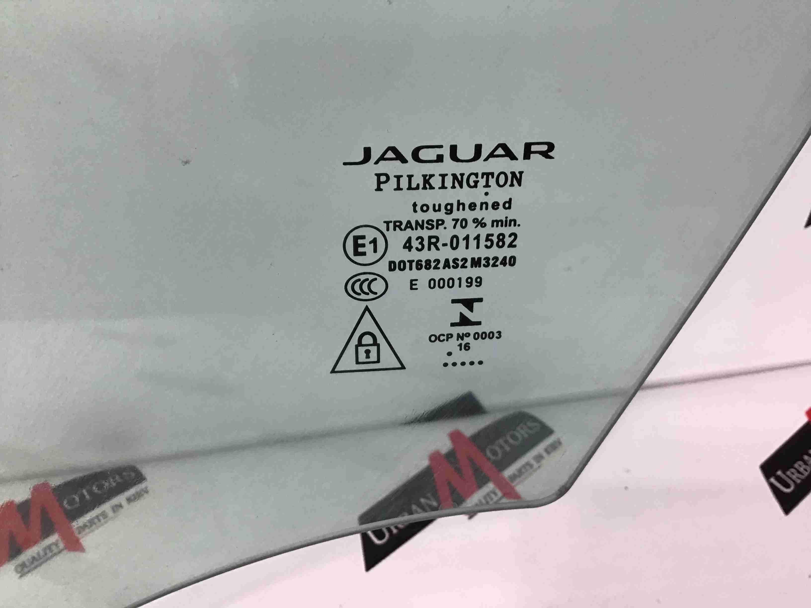 Стекло двери Jaguar F-Pace автозапчасти Jaguar F-Pace