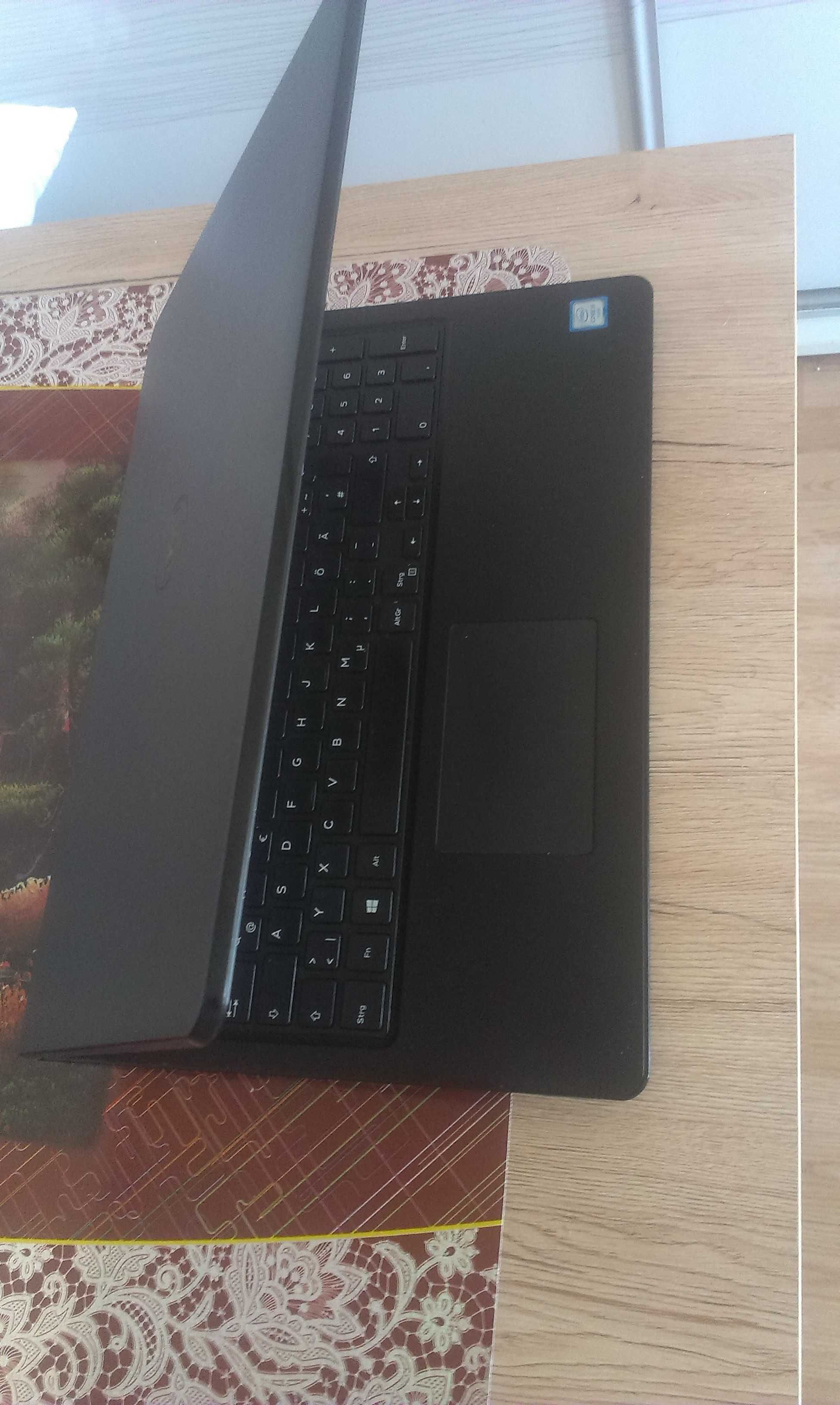 sprzedam della inspiron intel core i3 6gen- 6006u cpu 2.00ghz 4wat 8gb