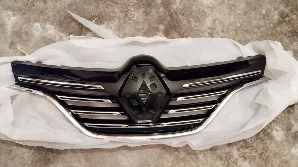 Grelha frontal Renault Megane IV