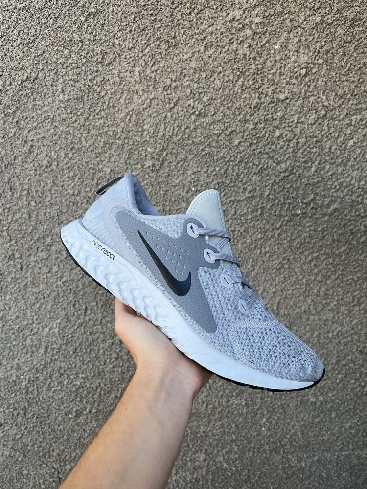 Чоловічі кросівки nike legend react.