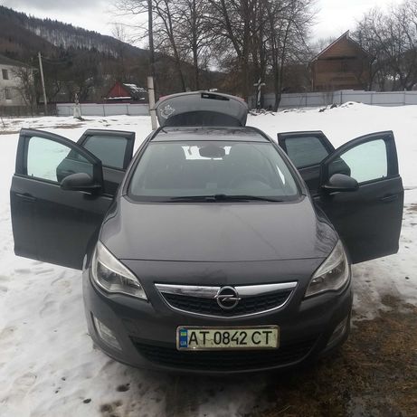 Opel Astra J sports tourer