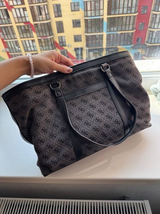 Сумочка-шопер Guess