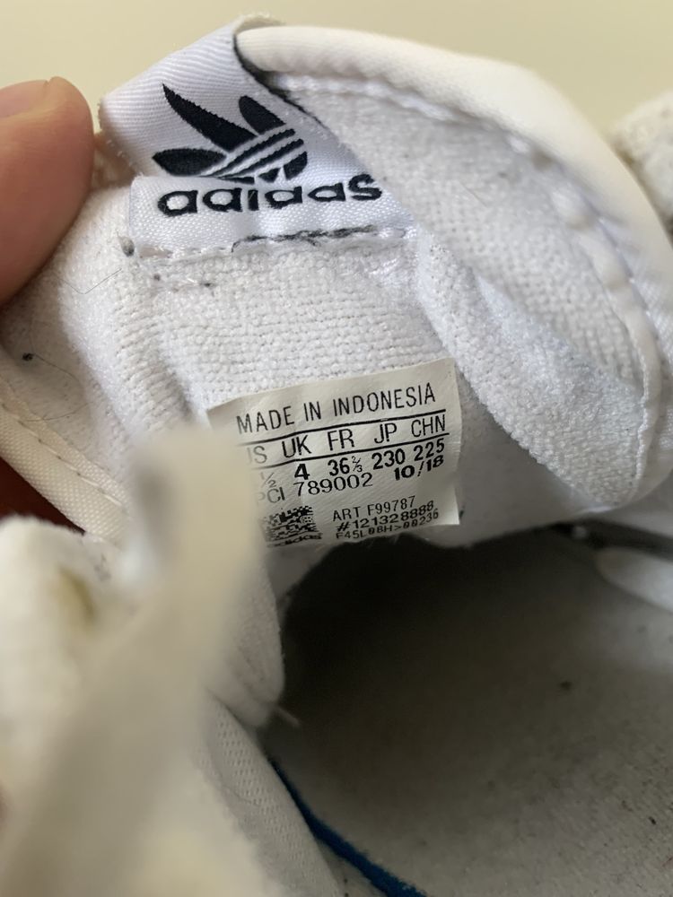 Кросівки Adidas розмір 36 23 см