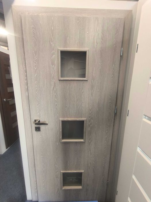 Drzwi wewnętrzne , skrzydła z demontażu wystawki RADOM. + ościeżnice