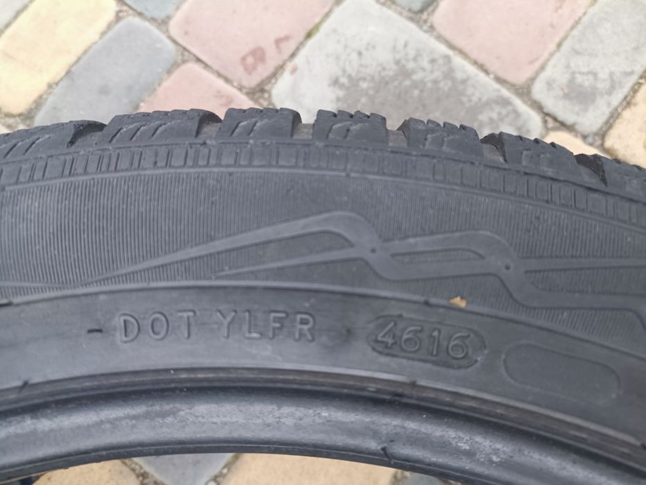 Nokian 225/45 R18 комплект зимових шин гуми