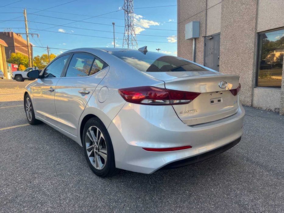 Hyundai Elantra Limited      2017