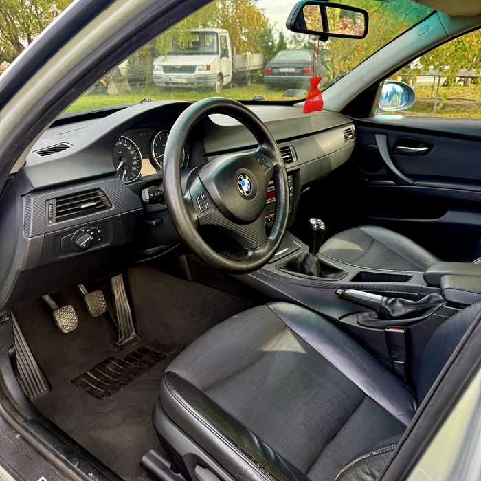 Sprzedam Bmw e90 320i