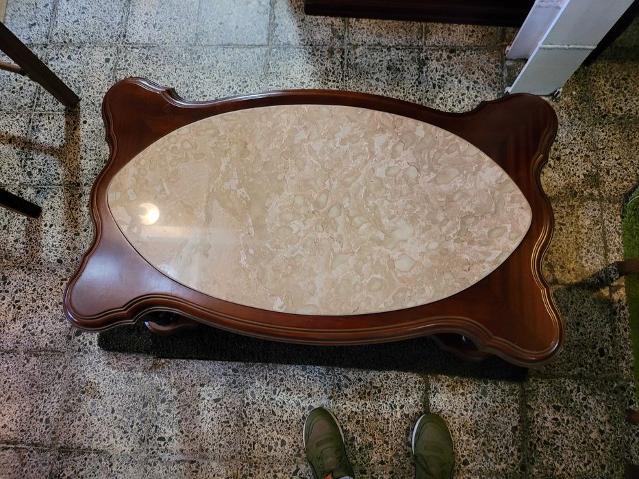 Mesa de centro em madeira com tampo em pedra - óptimo estado