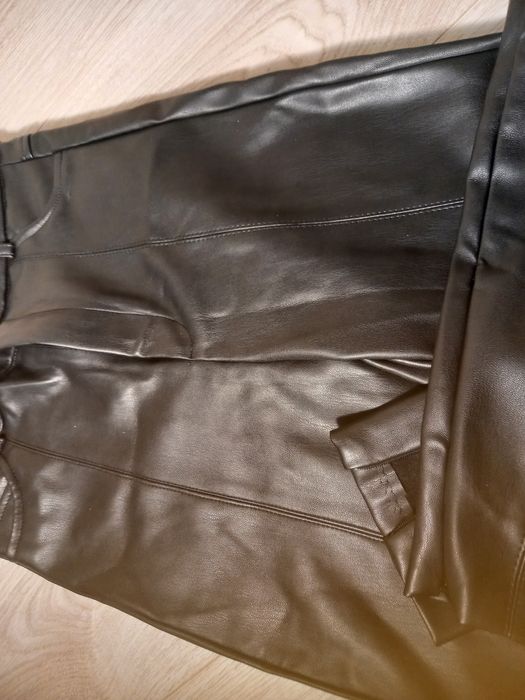 Легінси із штучної шкіри   від ZARA
