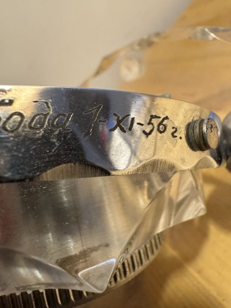 zegar kominkowy z mechanizmem wojskowym