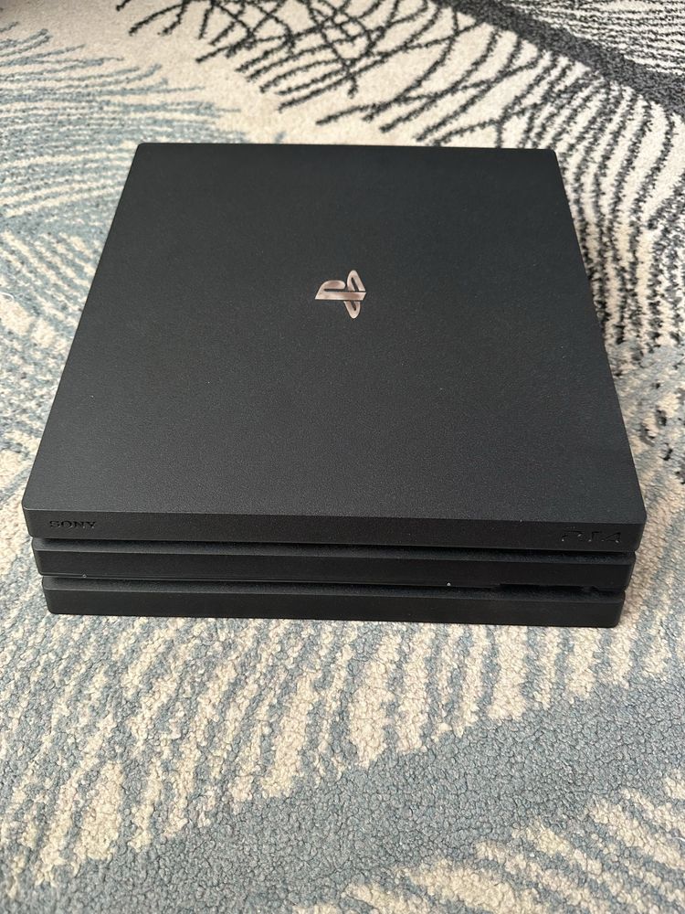 Playstation 4 PRO; 1TB