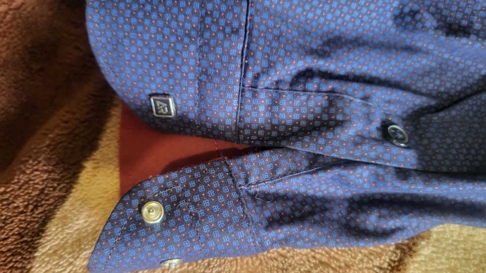 Рубашка мужская классическая приталенная стильная M L.