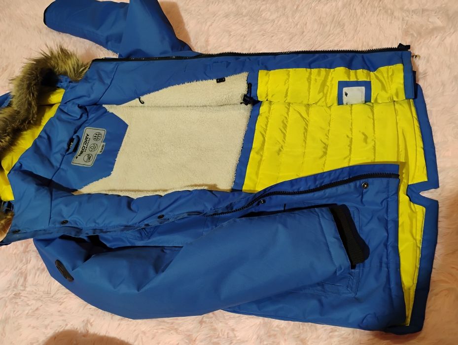 Kurtka zimowa 4F parka rozmiar 152 2 idealnym stanie