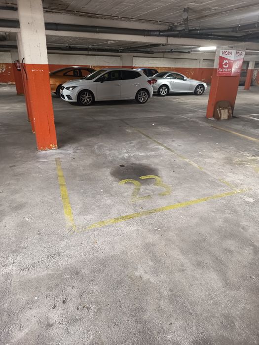 Lugar de Garagem á Churrasqueira de S. Mamede Infesta