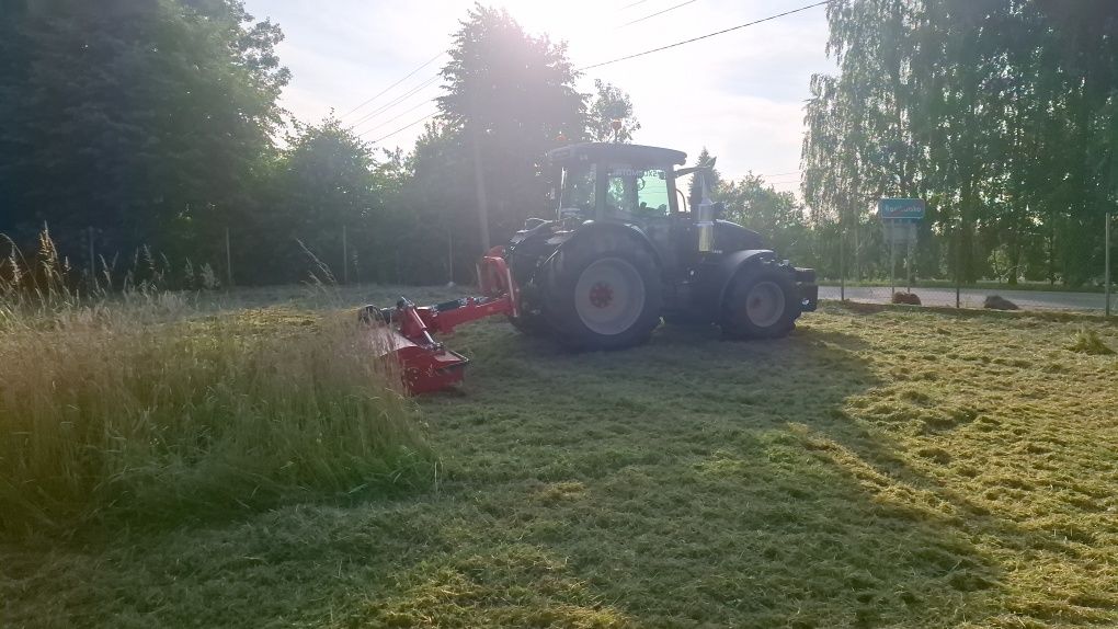 Koszenie trawy i karczowanie działek i przycinanie drzew i odśnieżanie