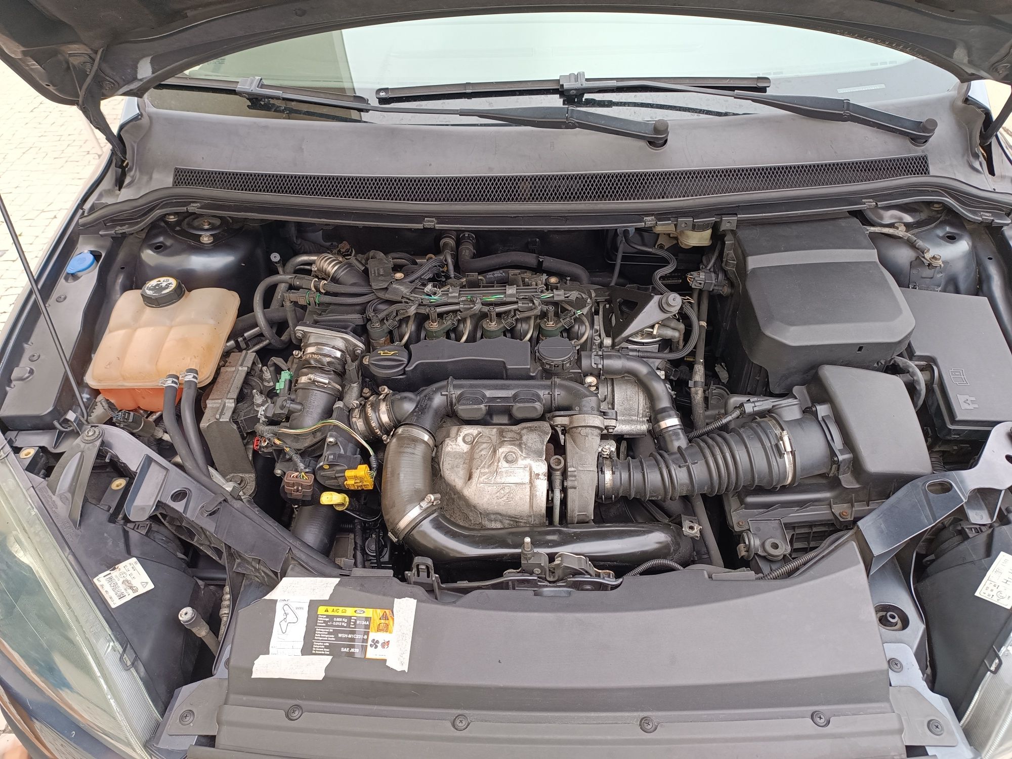 Ford Focus 1.6 TDCi – 110cv – Nacional – Bem estimado