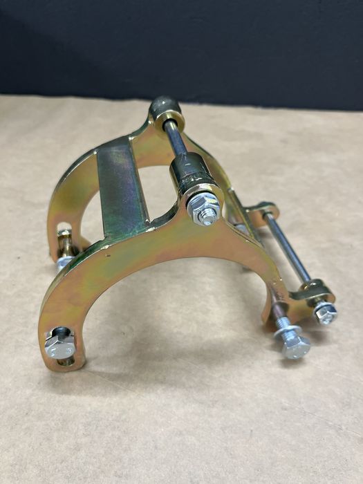 Adapter kompresora klimatyzacji BMW M20 M30 E30 E24 E28 E23 E12 E9 E34