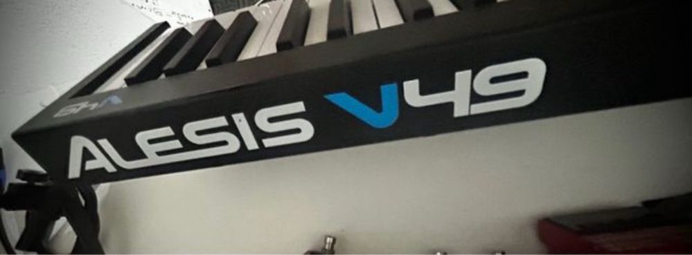 Controlador Alessis v49 + pedal sustain