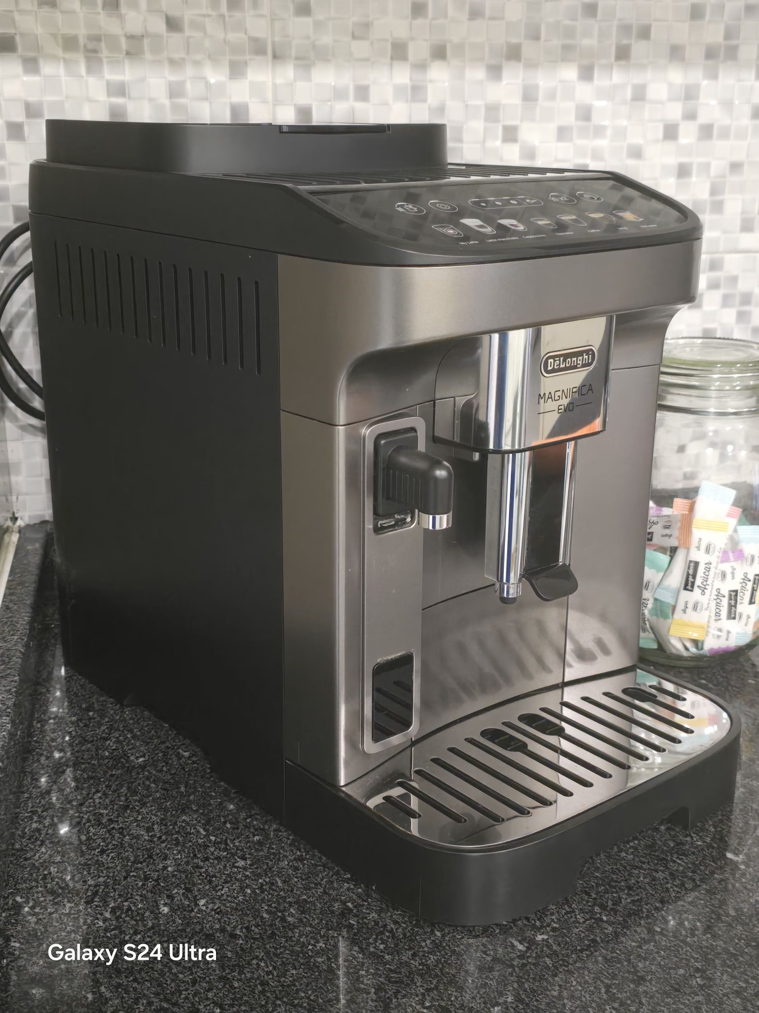 Máquina de Café Automática DELONGHI Magnifica Evo ECAM290.61.SB