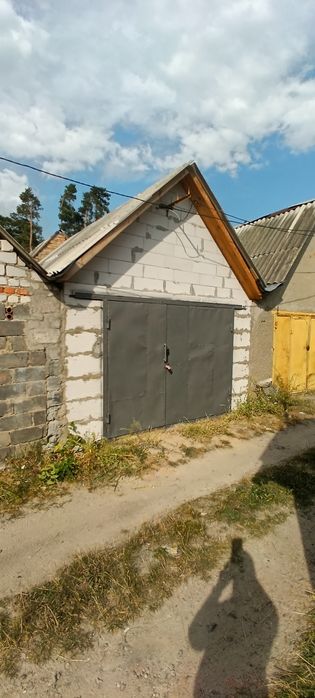 Продам гараж Озерне