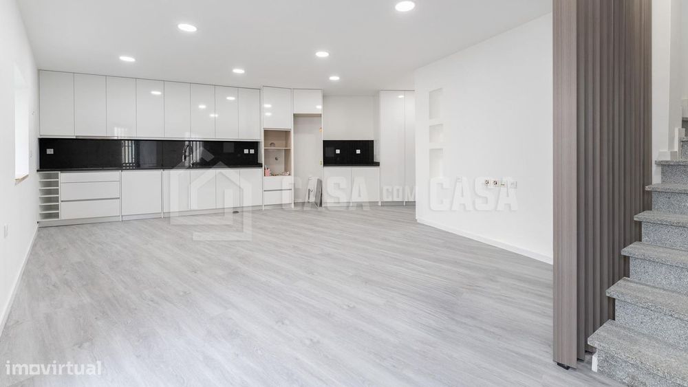 Moradia V3 em São Miguel de Outeiro