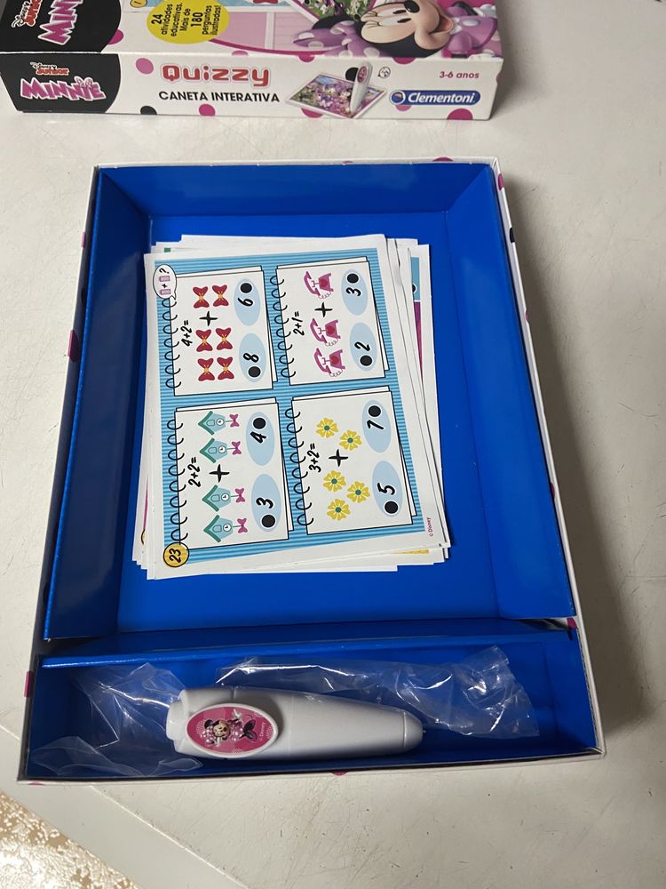 Jogo da minie com uma caneta