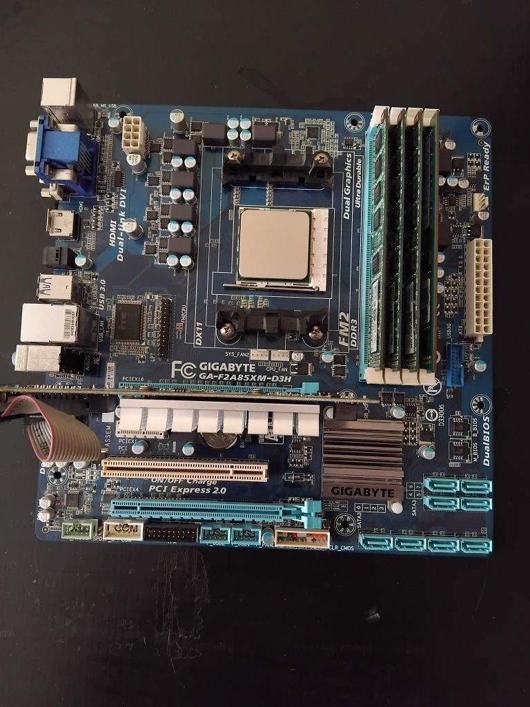 Материнська плата  Gigabyte GA-F2A85XM-D3H