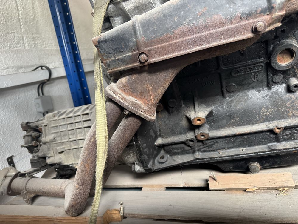 Motor BMW 1602 e caixa