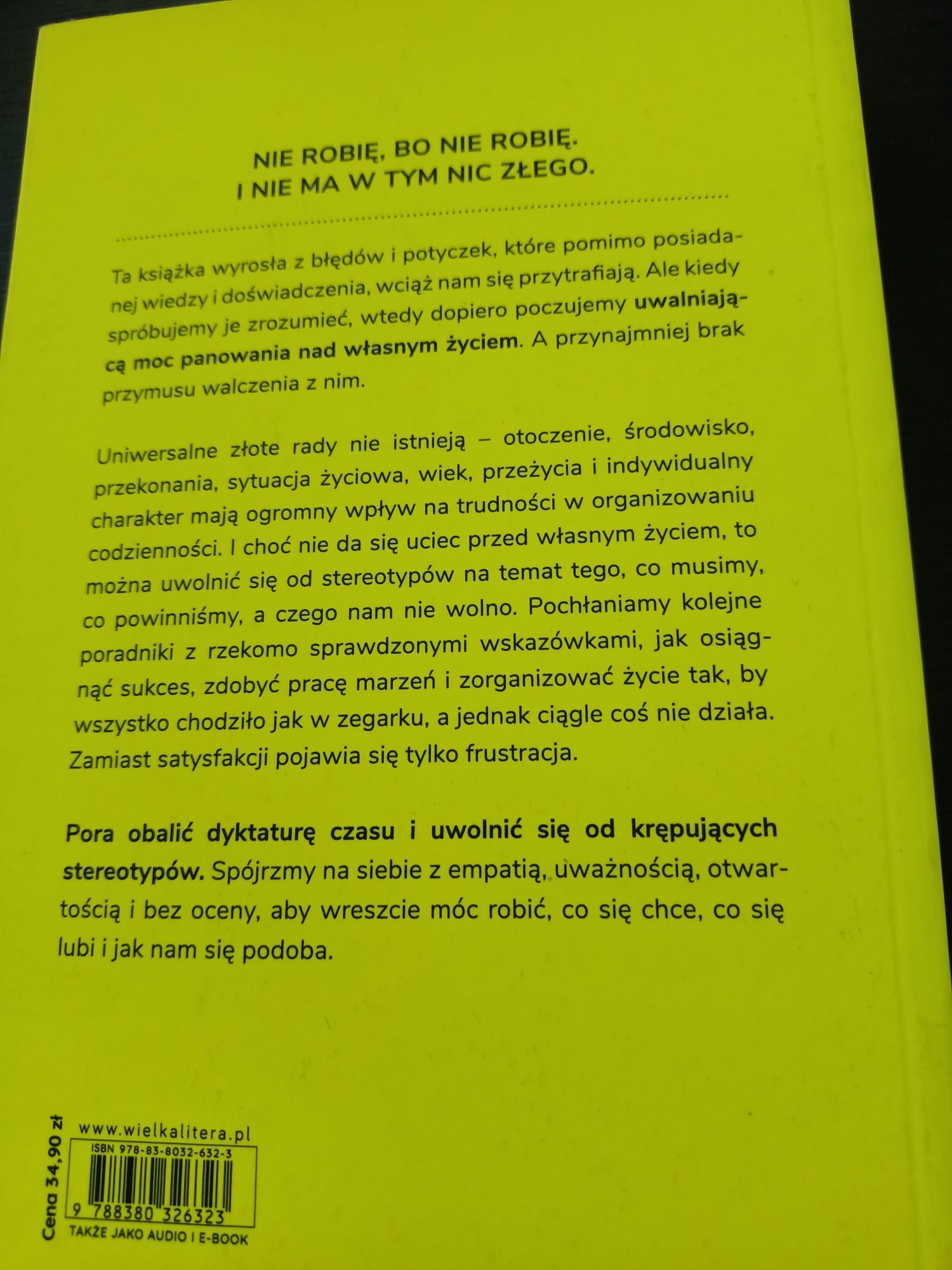 Poza czasem Bożena Kowalkowska