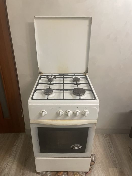 Продам газову плиту Greta