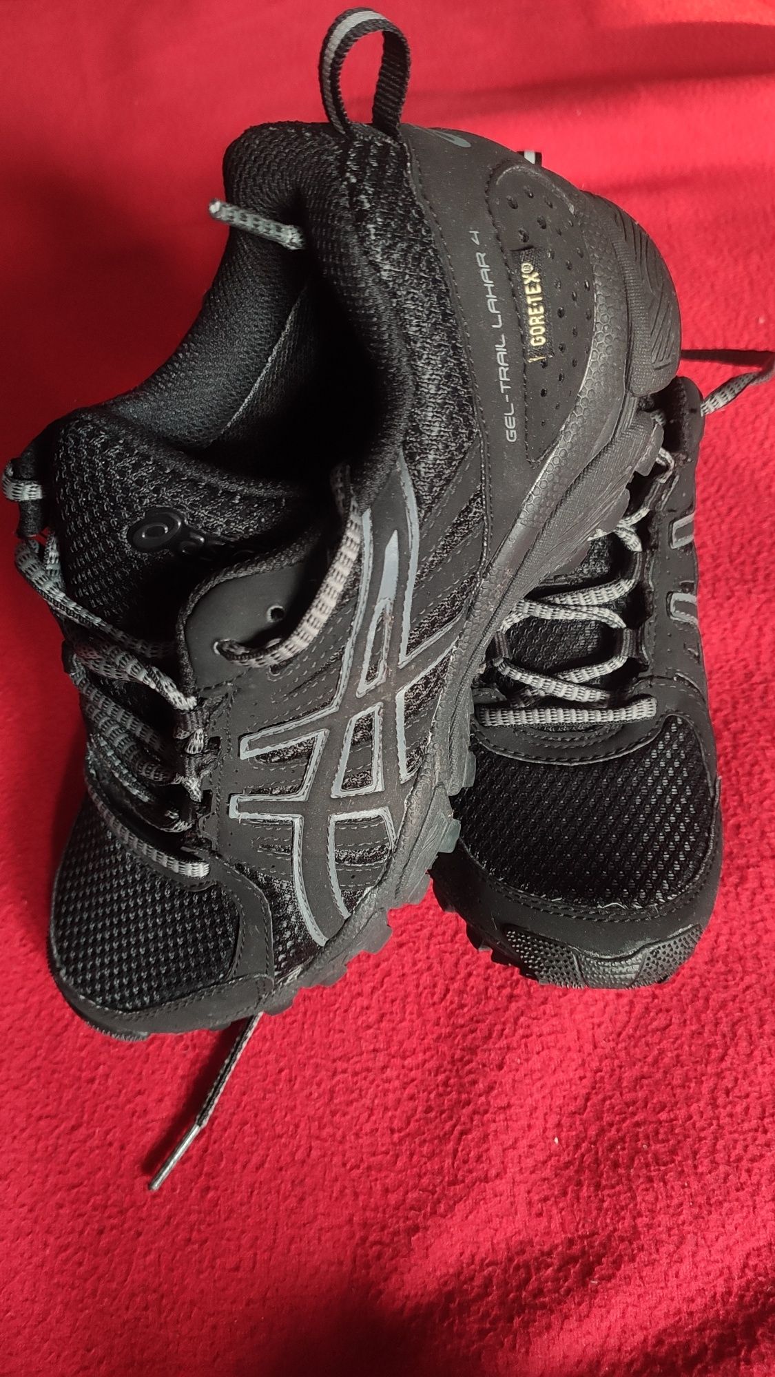 Buty do biegania Asics T2F5Q rozmiar 38 nowe