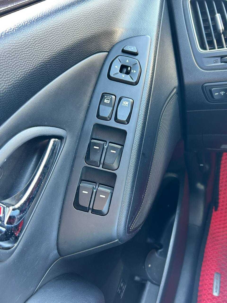 Hyundai ix35 2012 газ/бензин в идеальном состоянии не требует вложений