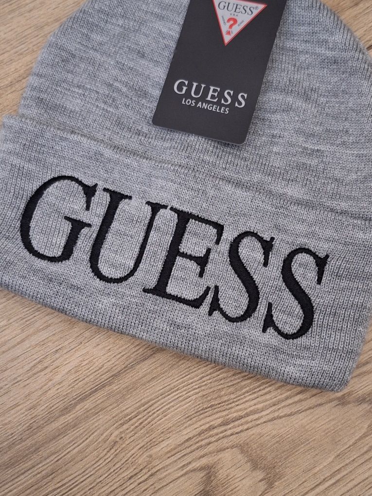 Guess damska czapka rozmiar uniwersalny nowa