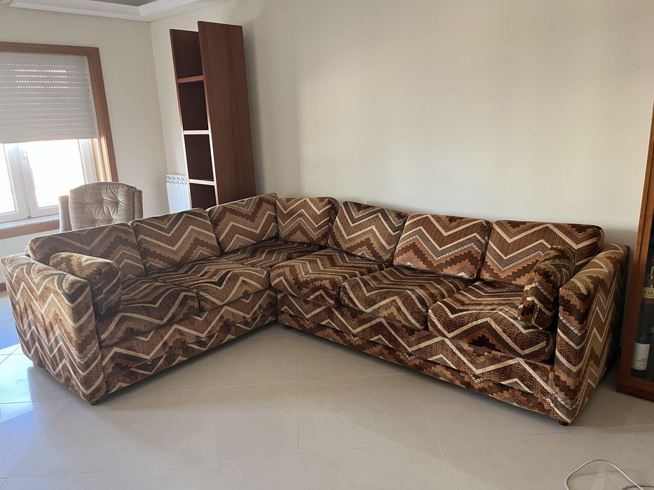 Sofá de sala - grande e confortável - faz sofá cama