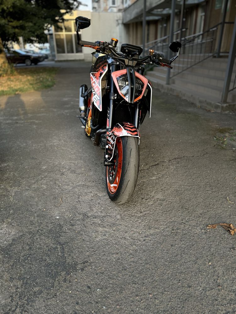 KTM 1290 super duke r