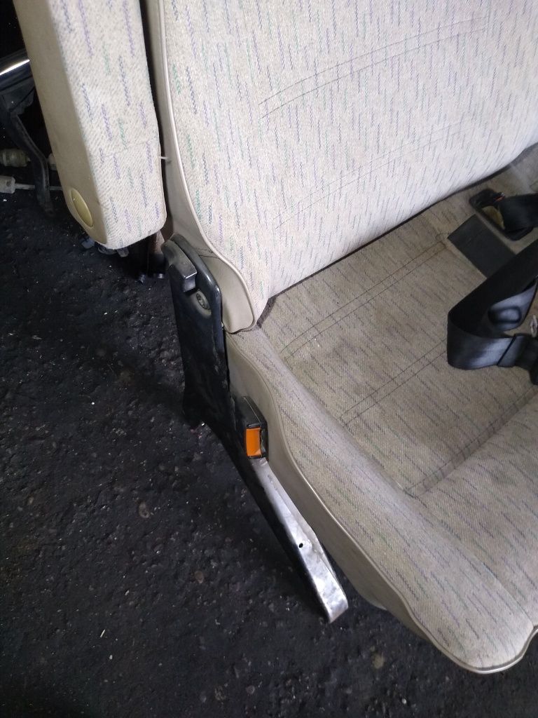 Kanapa podłokietnik 2 II rząd VW T4 oryginał