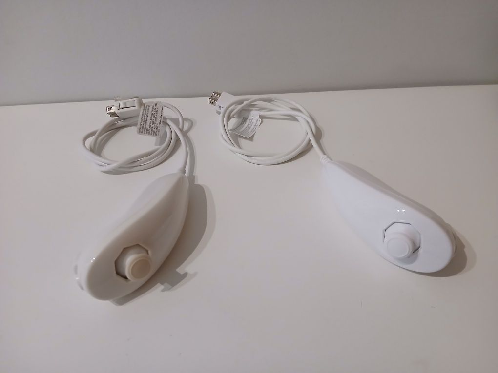 Consola Nintendo Wii branca com acessórios e jogos