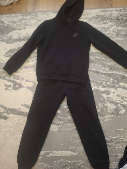 Утеплений спортивний костюм для хлопчика.