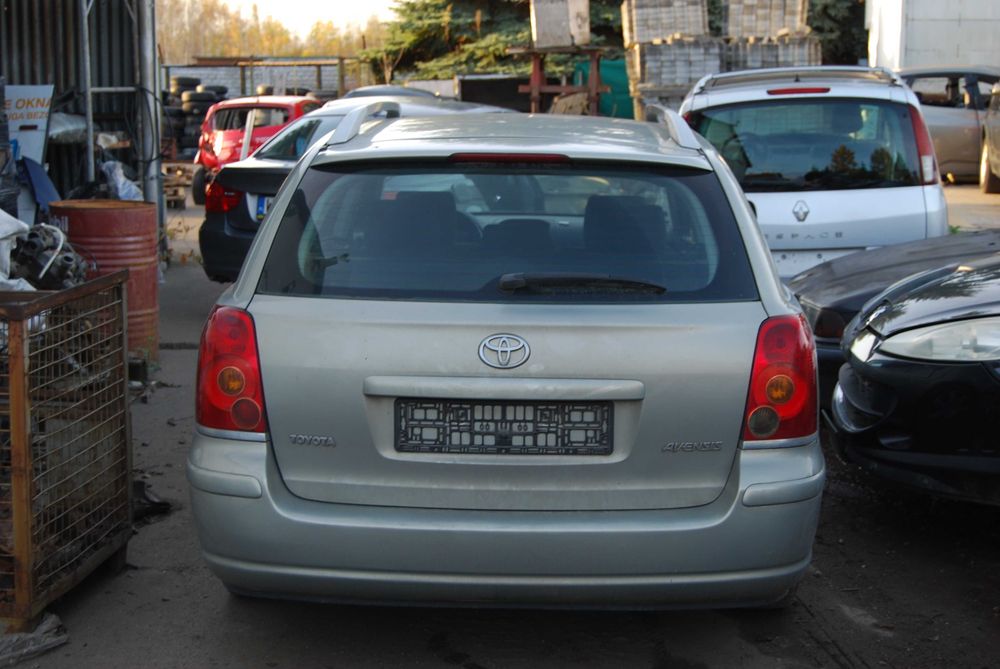 Części z: Toyota Avensis T25 kombi