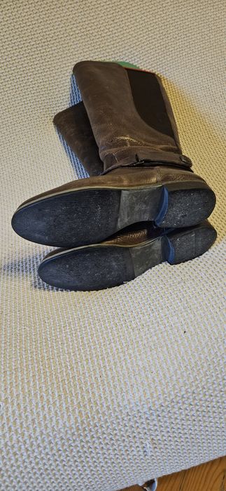 Botas de cano alto em pele