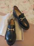Sapatos loafers pretos