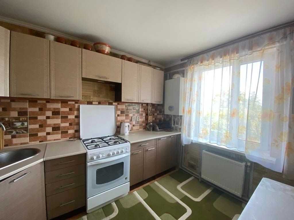 Продам квартиру в смт. Кирнасівка
