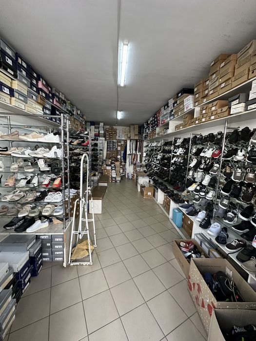 Продається готовий бізнес зі взуттям