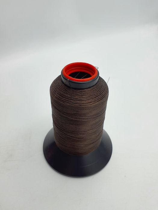 Nici bardzo mocne brąz