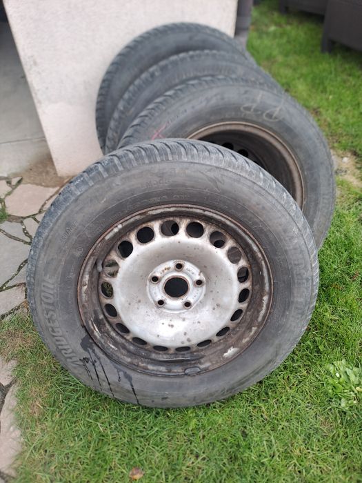 Opony zimowe z  felgami Ridgestone