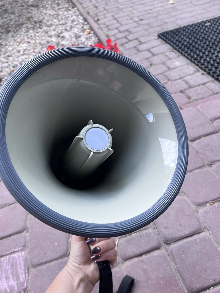 Tuba megafon Pride 2020  wersja Levi’s + barerie