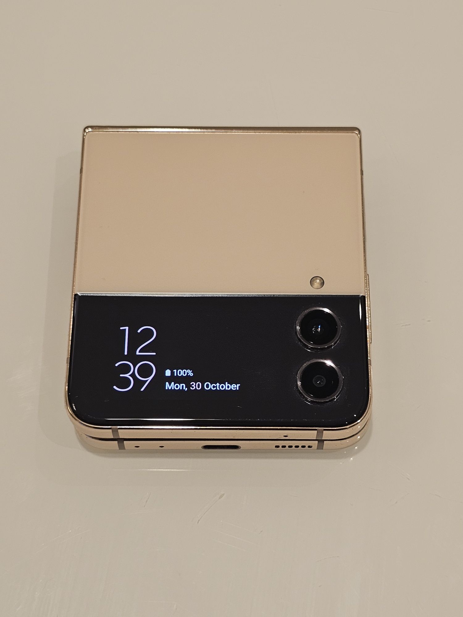 Samsung Galaxy Z Flip 4, 256 GB, złoty