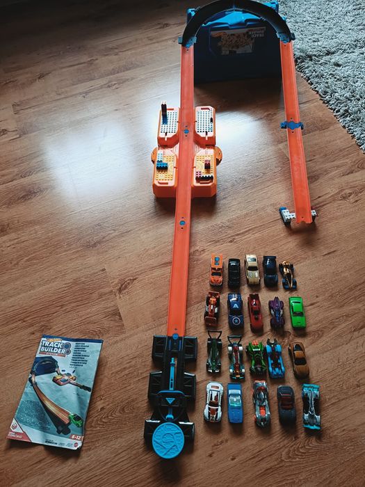 Tor hotwheels + 20 samochodzików